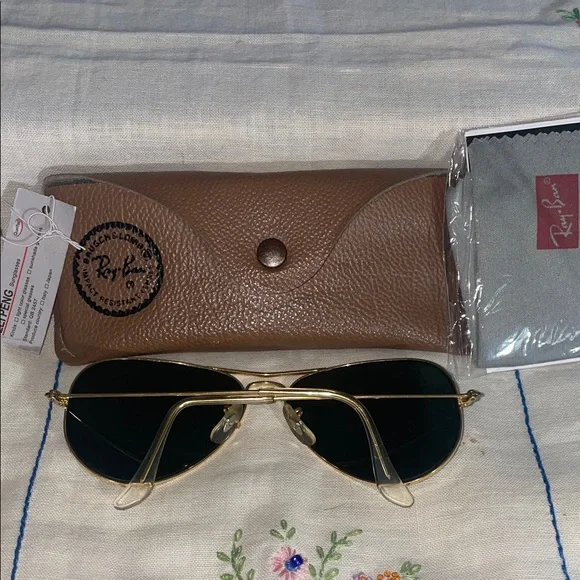 Ray-Ban Gold Frame Aviator Sunglasses
